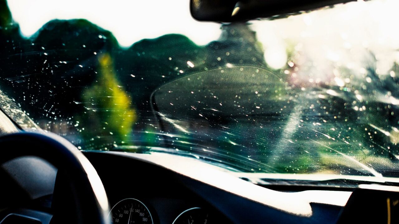 3 Super Simple And Effective Ways How To Clean Inside Of Windshield