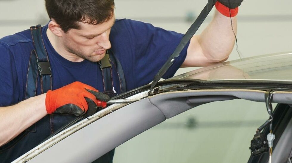 How Long Does it Take to Replace a Windshield? What to Expect From the