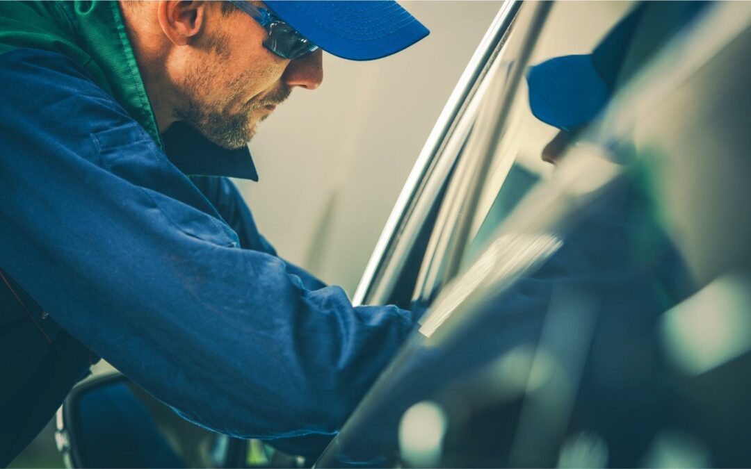 How Much Does an Auto Glass Technician Make in 2022?