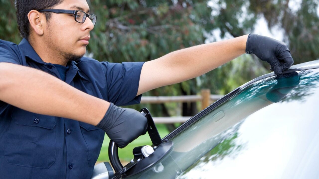 How Long Does It Take To Replace A Windshield What To Expect From The