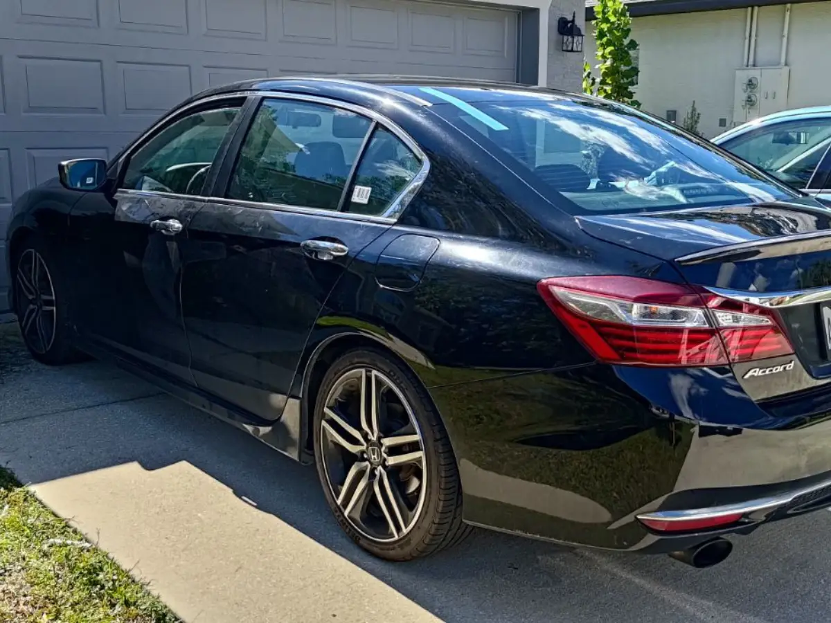 Honda accord with a newly installed back glass.